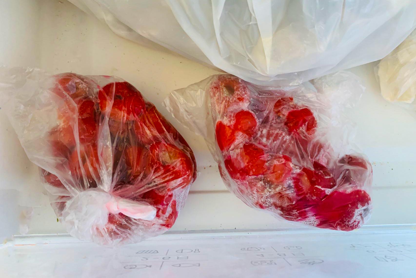 山楂不要晒干了，这样存放，明年也有鲜果吃，随时能做罐头、果酱