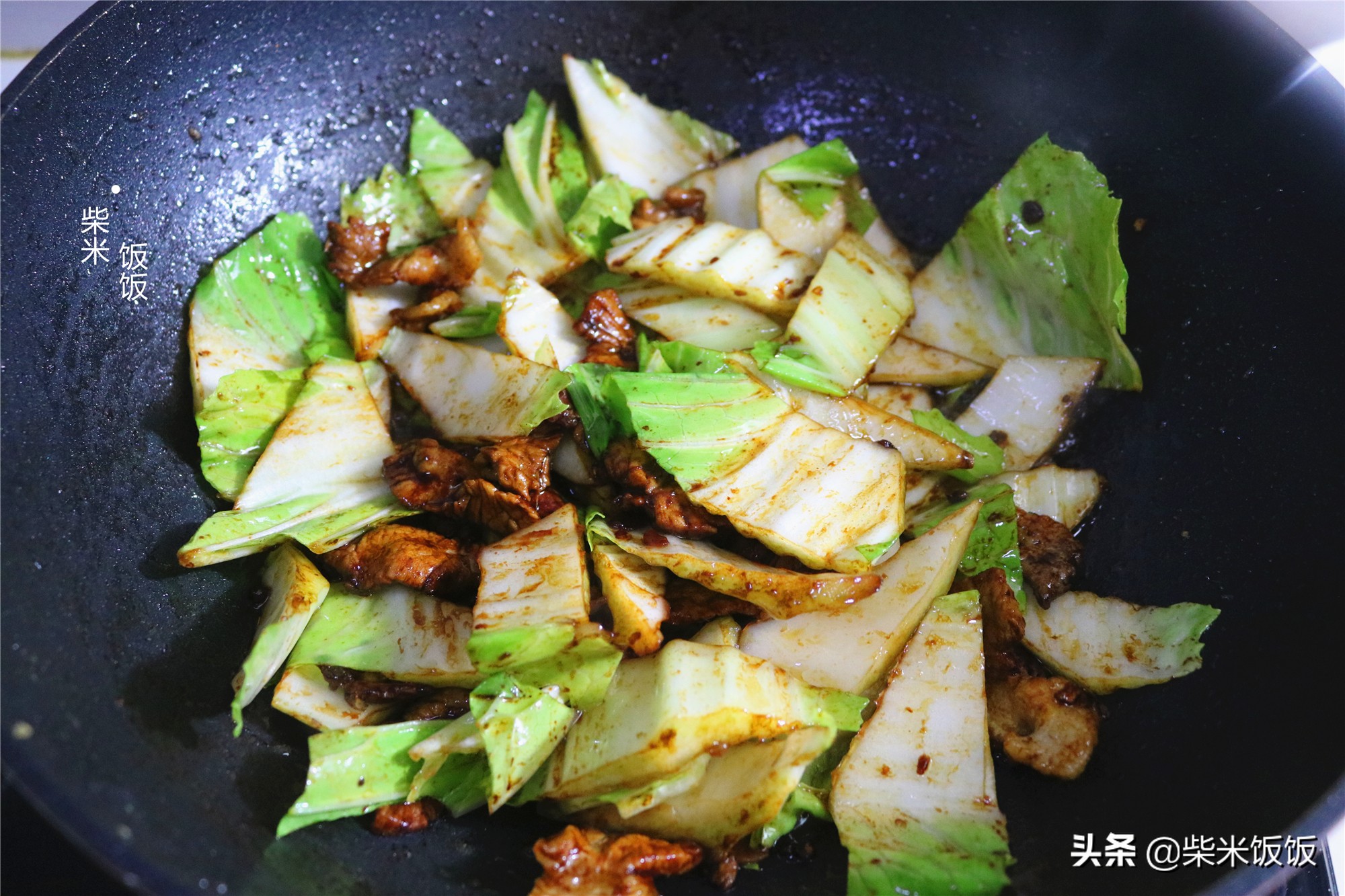 白菜炖豆腐，这样做才好吃，豆腐鲜香多汁，白菜脆嫩爽口