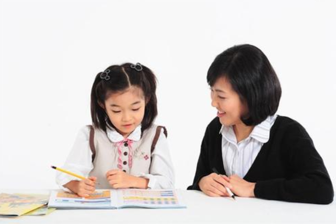 一个保送，一个700分，双胞胎兄弟同上清华，感恩继母严格要求