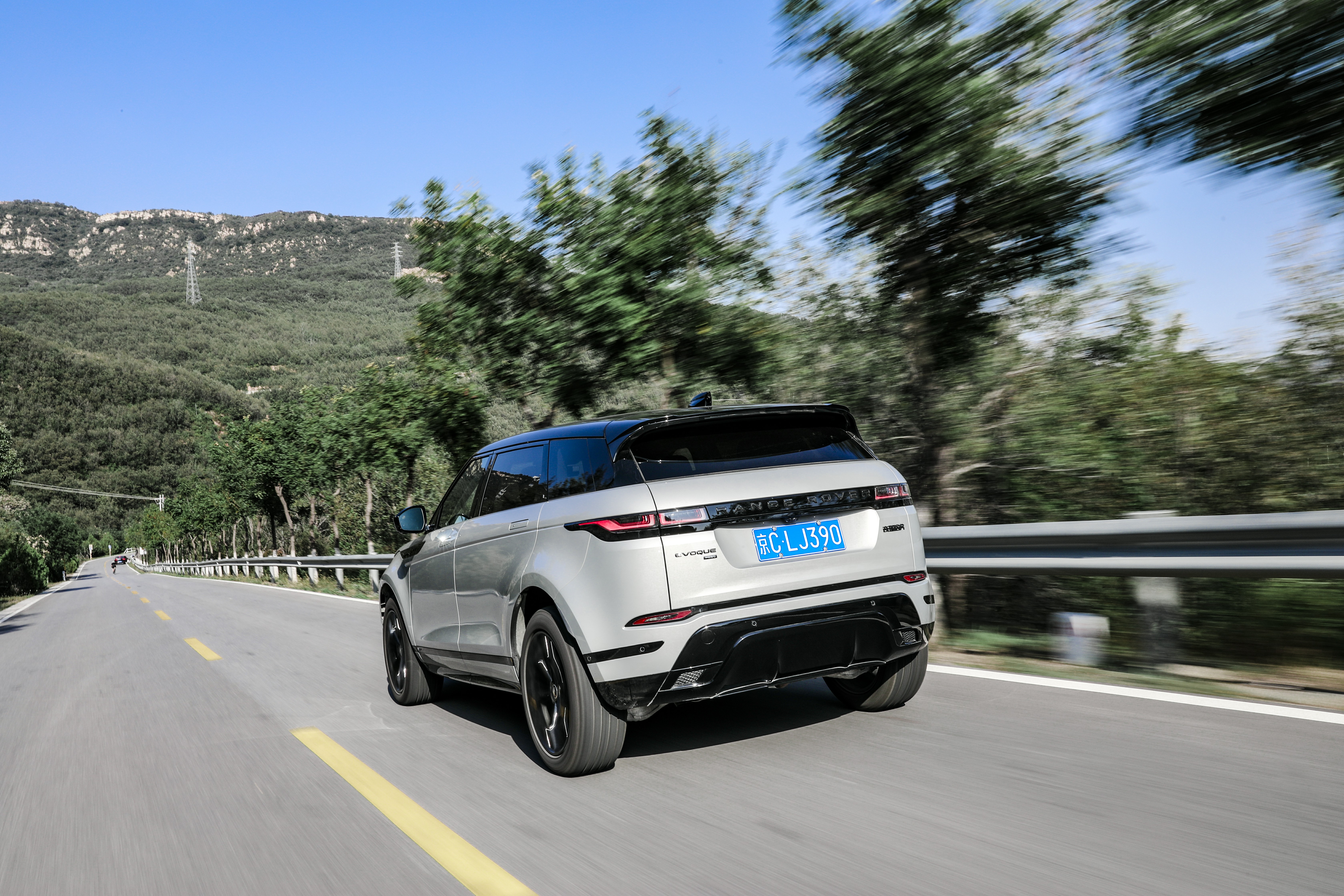 高颜值 大空间 全新路虎揽胜极光l