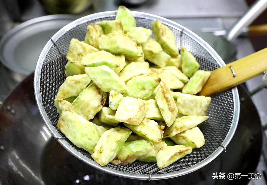 茄子的30种做法大全（分享茄子的5种素烧做法）