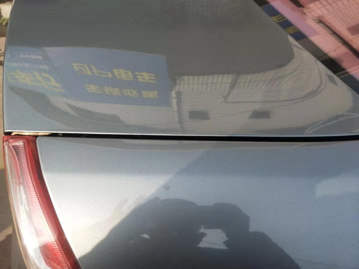 外观稍有瑕疵，内饰几乎“零”磨损，致：经典福克斯