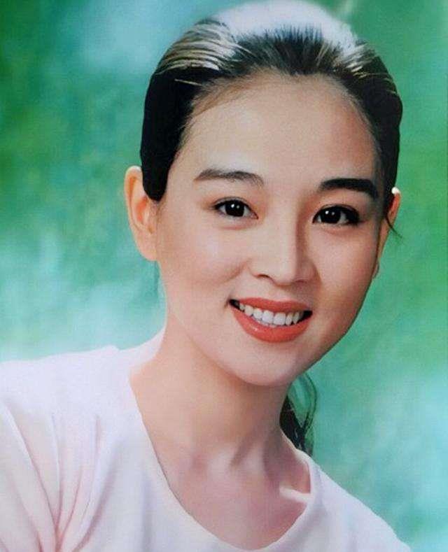 北方多出女汉子？这9位东北籍女星，个个柔情似水，性格却不娇气