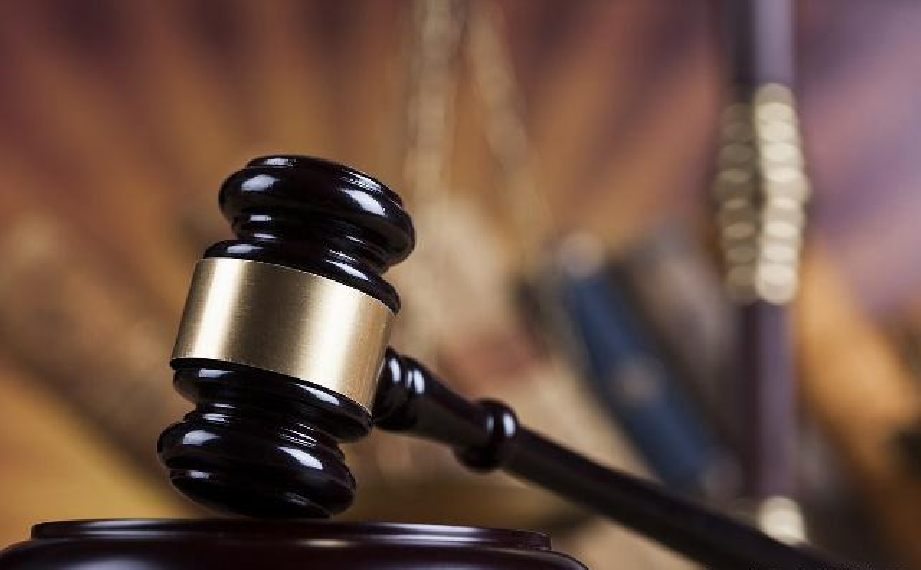 西安鄠邑法院：公正判决助发展 锦旗点赞护航人