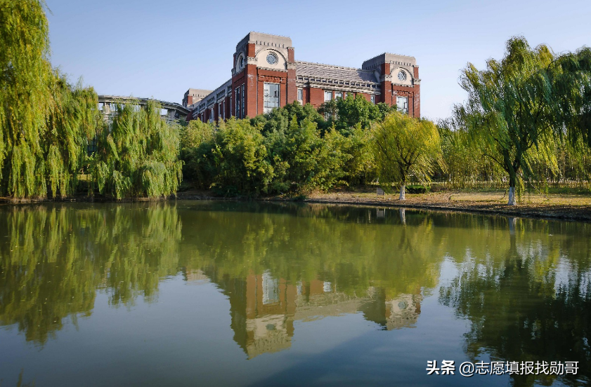 想考律师上什么学校（盘点法学）