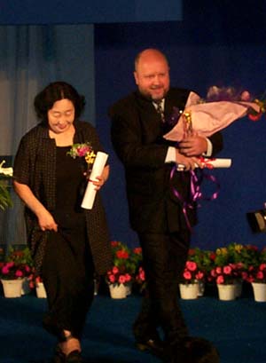 彭玉诠释舍得真谛 放弃事业照顾病重丈夫 64岁当北漂终成影后