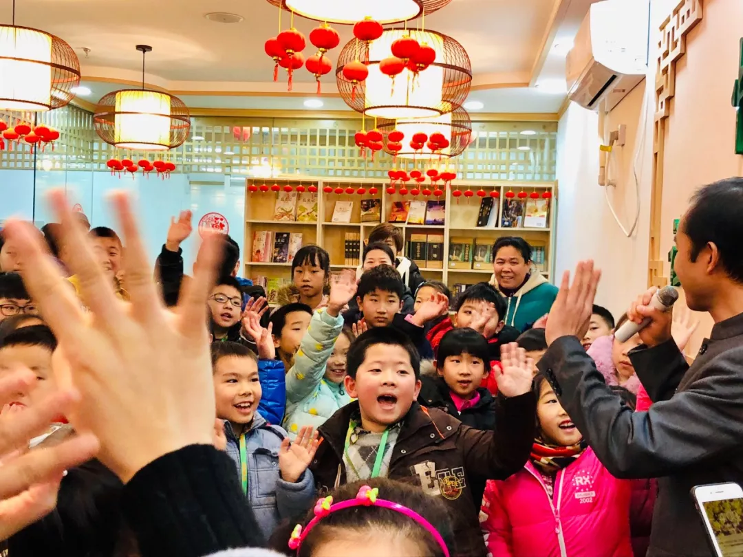 他把《中国诗词大会》，搬到了心田花开校区！究竟发生了什么？