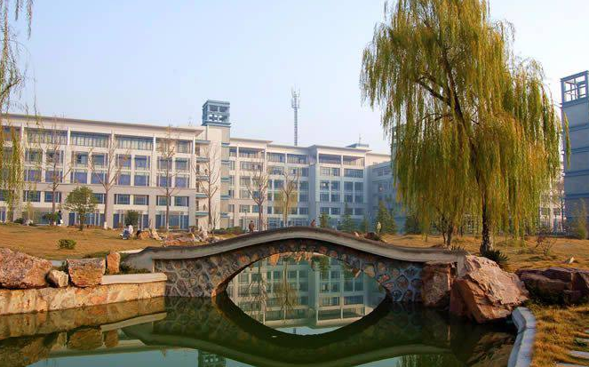 IT界4所“顶尖”邮电大学，北邮排第一，这所大学第二引争议