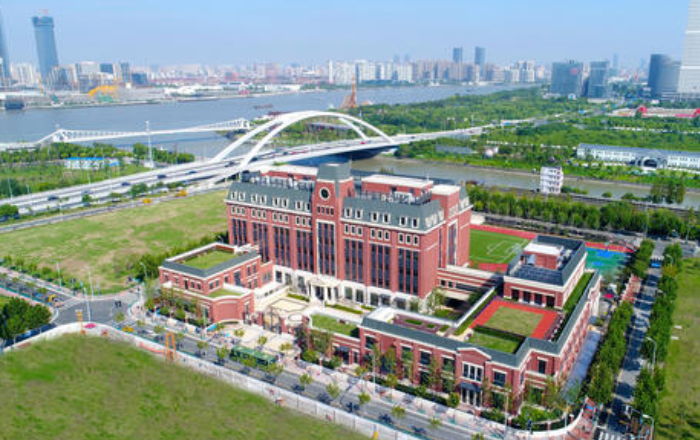 上海一所私立学校，每年学费高达98万，家长却挤破头想让孩子上