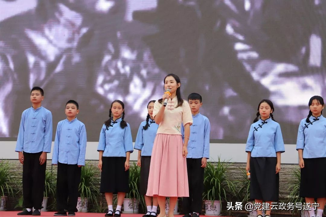 喜报丨遂宁高新区鹭栖湖学校经典诵读节目荣获高新区第一名