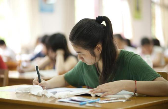 外籍考生降低要求，招生标准引发热议，清华表示含金量不同