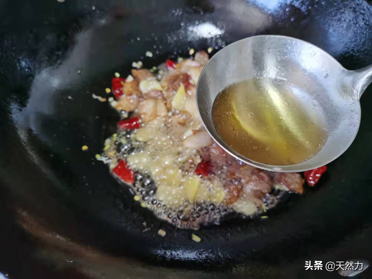 白菜猪肉炒粉条，酒店的做法，家常的味道，简直太美味了