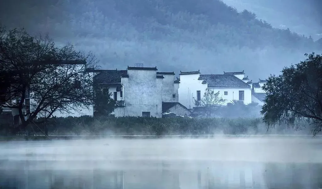 李白：俱怀逸兴壮思飞，欲上青天揽明月