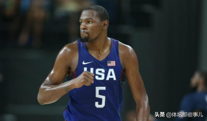 nba美国篮球人员有哪些(美国男篮12人名单出炉，阵容攻防俱佳，杜兰特领衔众巨星争金牌)