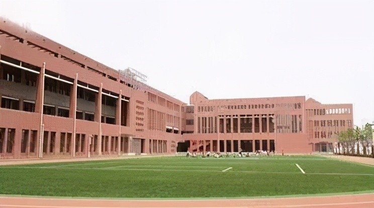 天津有所学校“逆风翻盘”，“曾经你爱搭不理，如今你高攀不起”