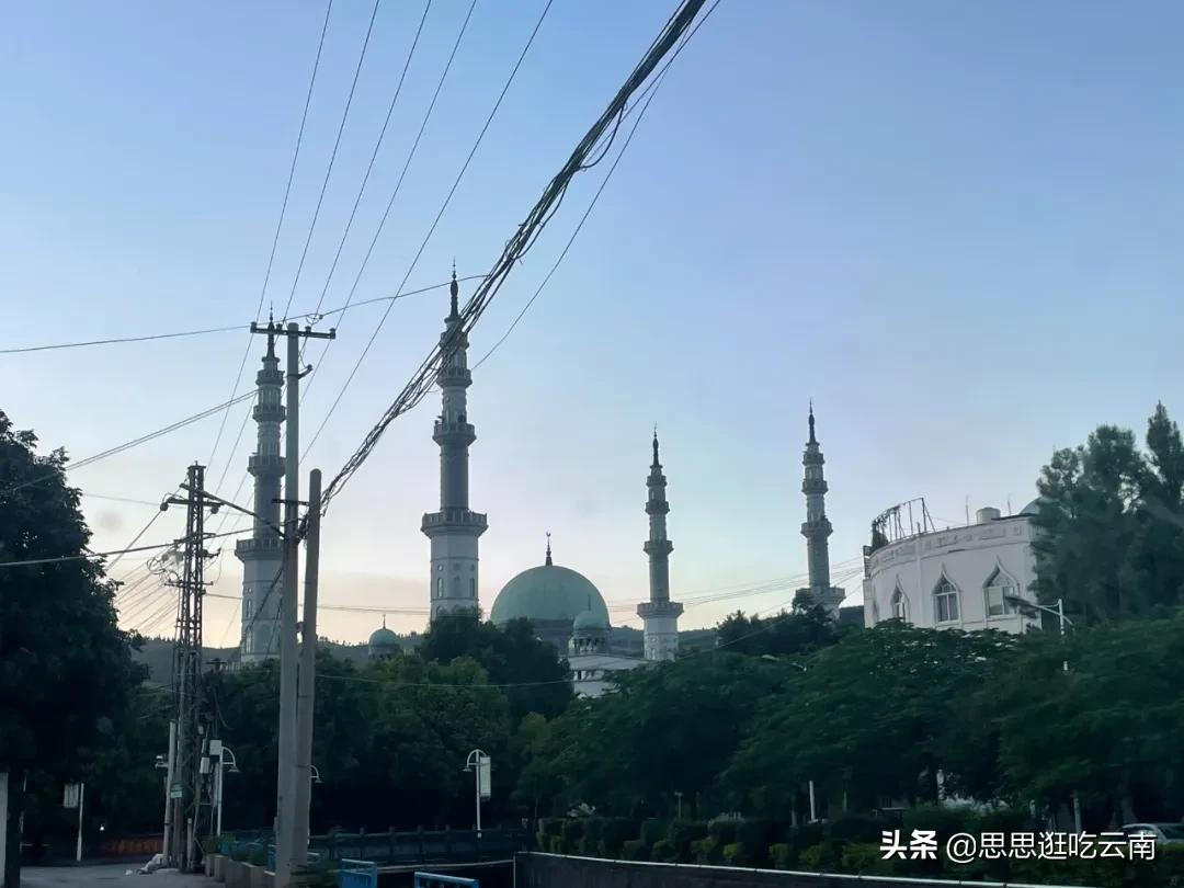 云南个旧，张子枫电影里的宝藏小城，藏着小镇青年的回忆和美食