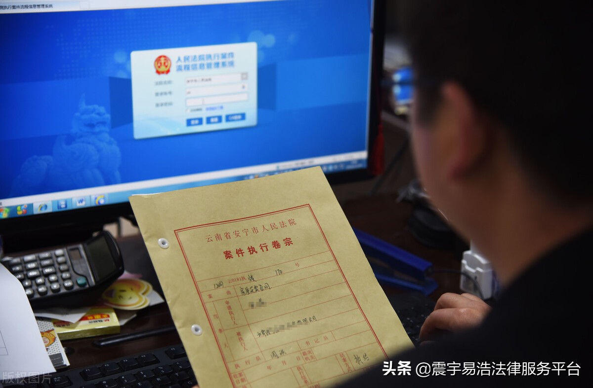 收到法院传票不出庭有什么后果?传票送不到能开庭吗?