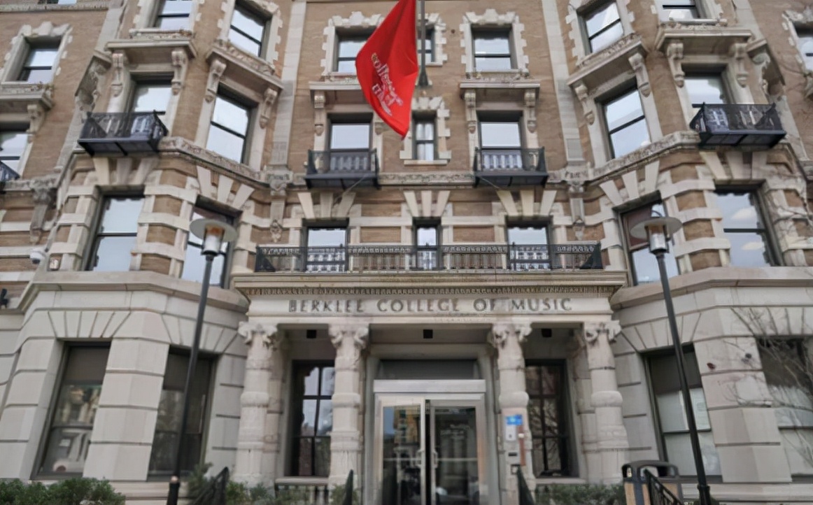 深受明星喜欢的伯克利，被质疑是“野鸡大学”，含金量究竟高不高