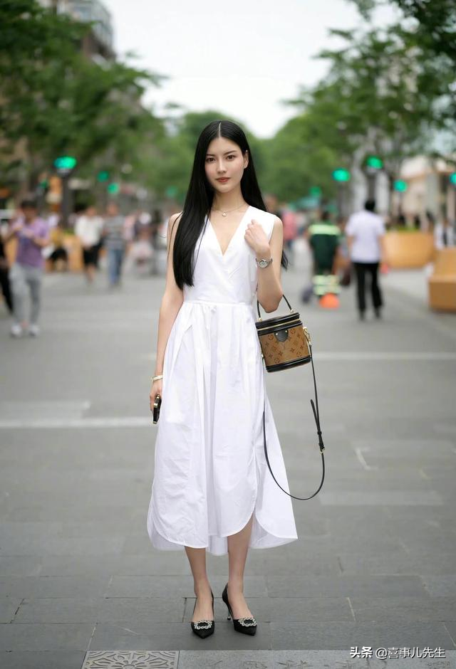 每天一个品牌故事：路易威登最难买的包LV Cannes发财桶