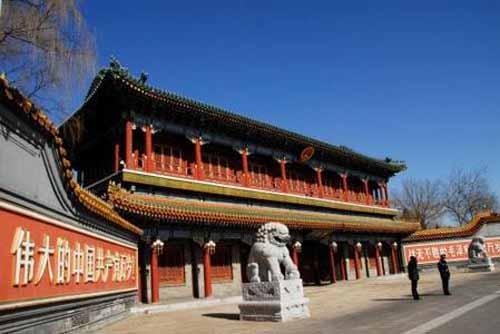 他是毛主席的专职厨师，做饭22年深受重视，为何从不敢与人交谈？