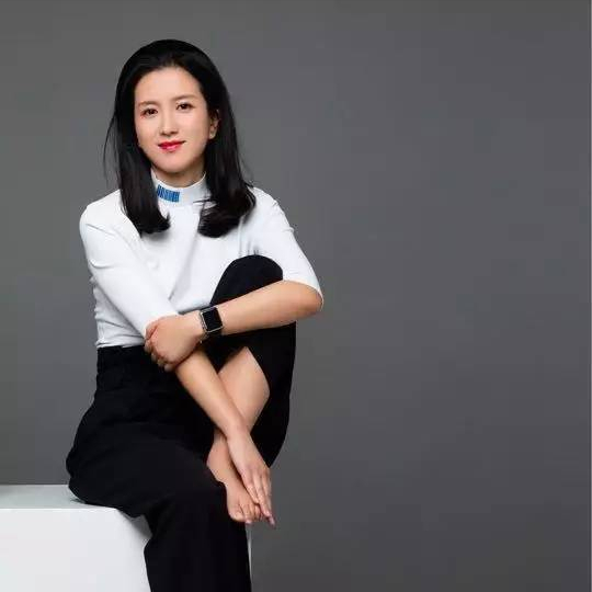 烂摊子留给美团王兴，用摩拜套现15亿完美退场，胡玮炜有多精明？
