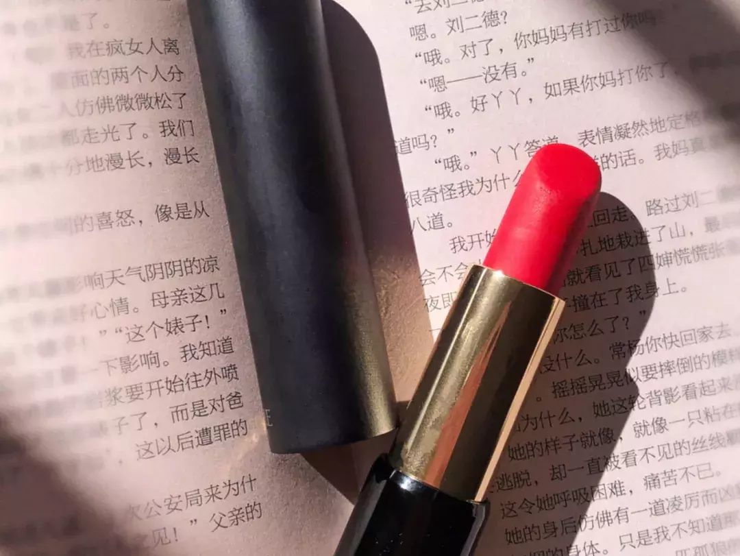 大牌口红里原来还有这些宝藏色号?!趁还没爆火前赶快买起来