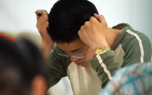 我国“最牛高考状元”，749分差1分满分，16年过去了，现在过怎样