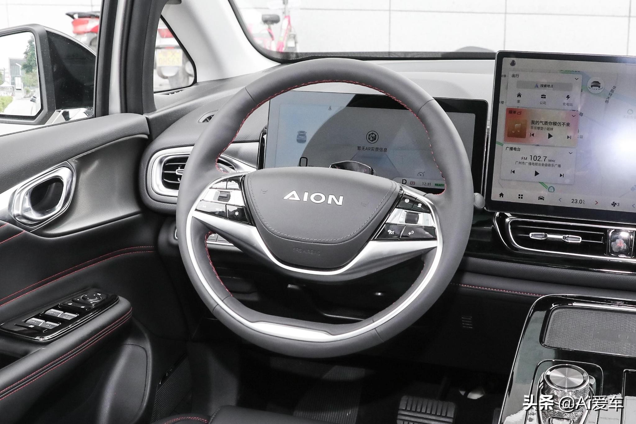 续航能力702KM，轴长2米83家用快充SUV，就是好养，实拍埃安AION V
