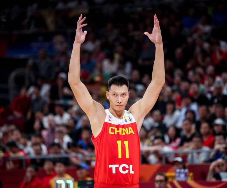 为什么易建联不在nba(实话太伤人！易建联未能在NBA立足的原因，真的是他太差了？)