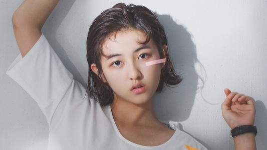 脸上若有这4个特征，就是大众脸，自以为很好看，其实长相很普通