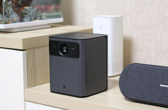 十大家用投影仪排名：老烧盘点家用投影仪排名前十的品牌