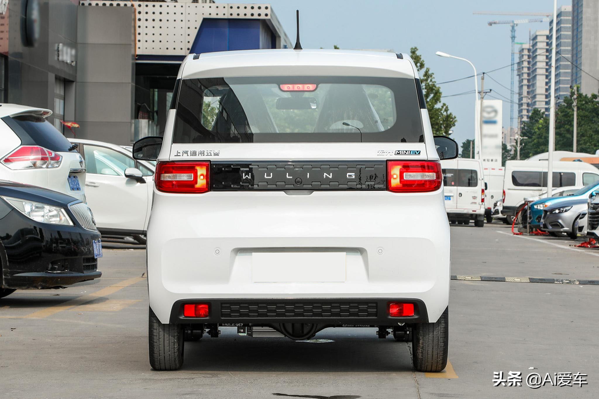 便宜不烧油，好养又省钱灵巧代步车，好开好停车，实拍宏光MINIEV