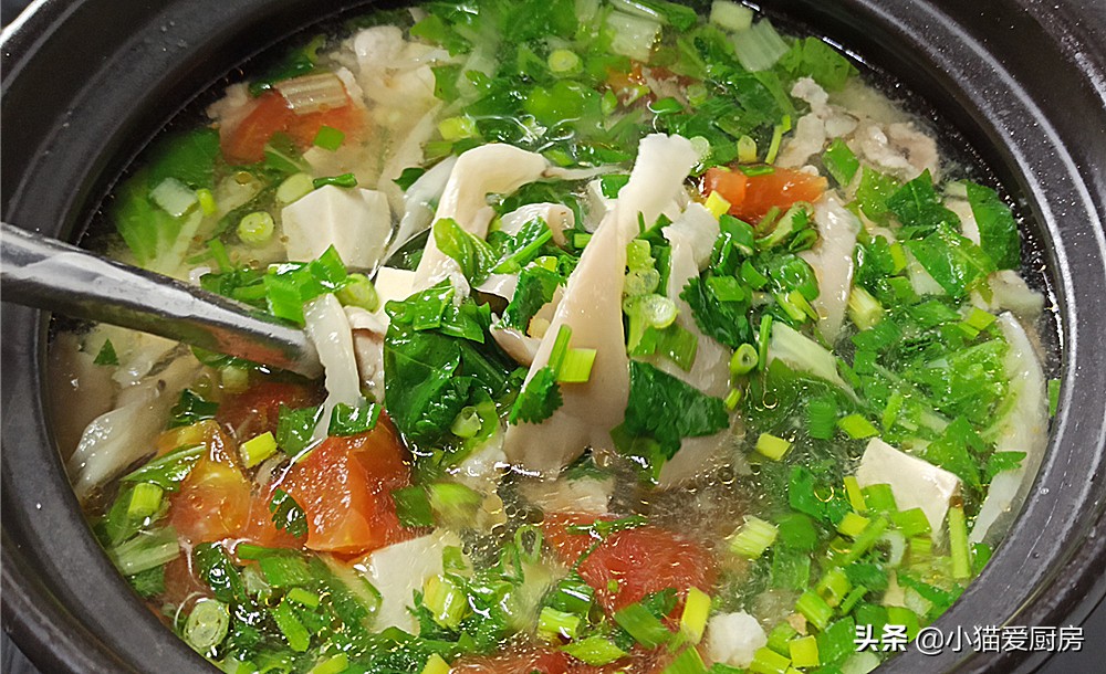 三鲜肉片汤这样做太香了，肉嫩汤鲜，冬天来一碗暖和，做法还简单