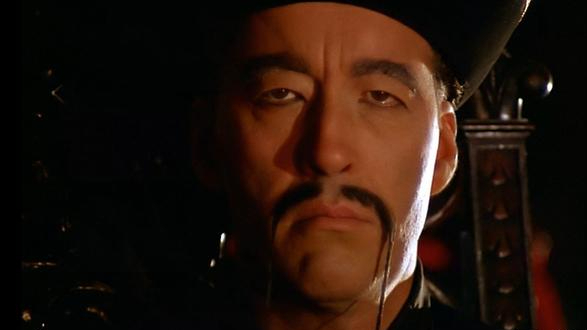 清华大学时装全是眯眯眼，是艺术还是迎合欧美？网友：自取其辱