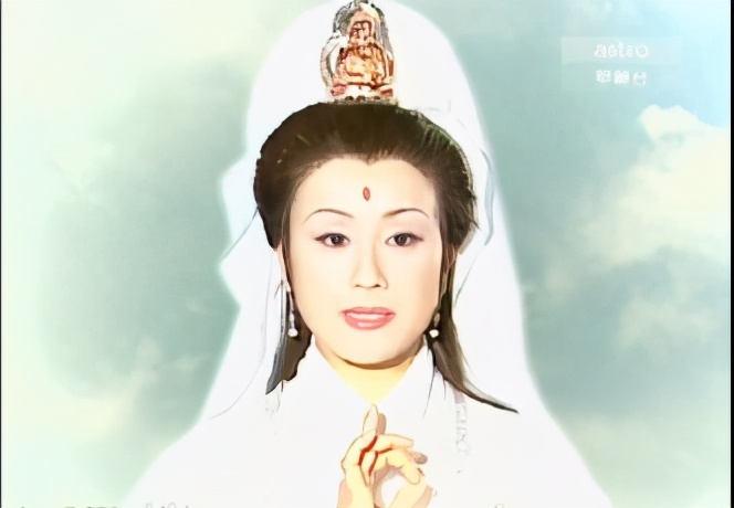 扮演的演员盖鸣晖,长相中性,端庄大方,这么多年这都是我认为的观音