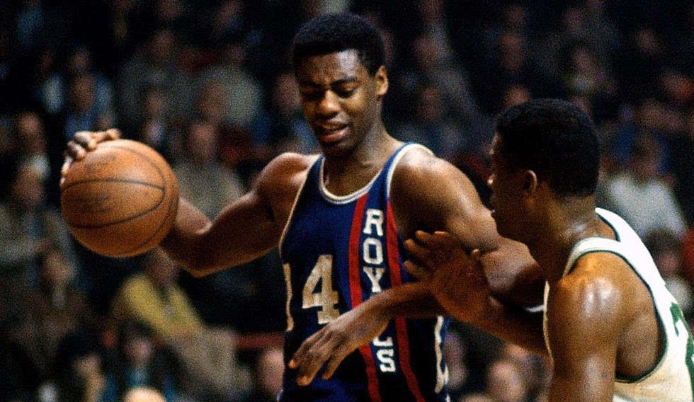 全能王！盘点NBA拿到三双最多的十大球星：詹姆斯仅排第五名