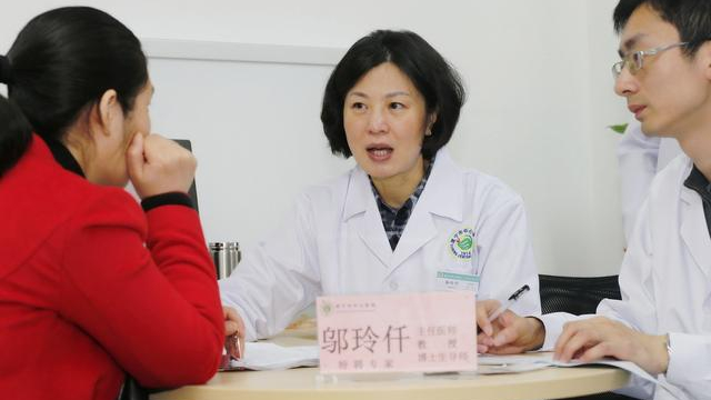 女生适合学哪些专业？推荐报考8个专业，学习难度小、就业前景好