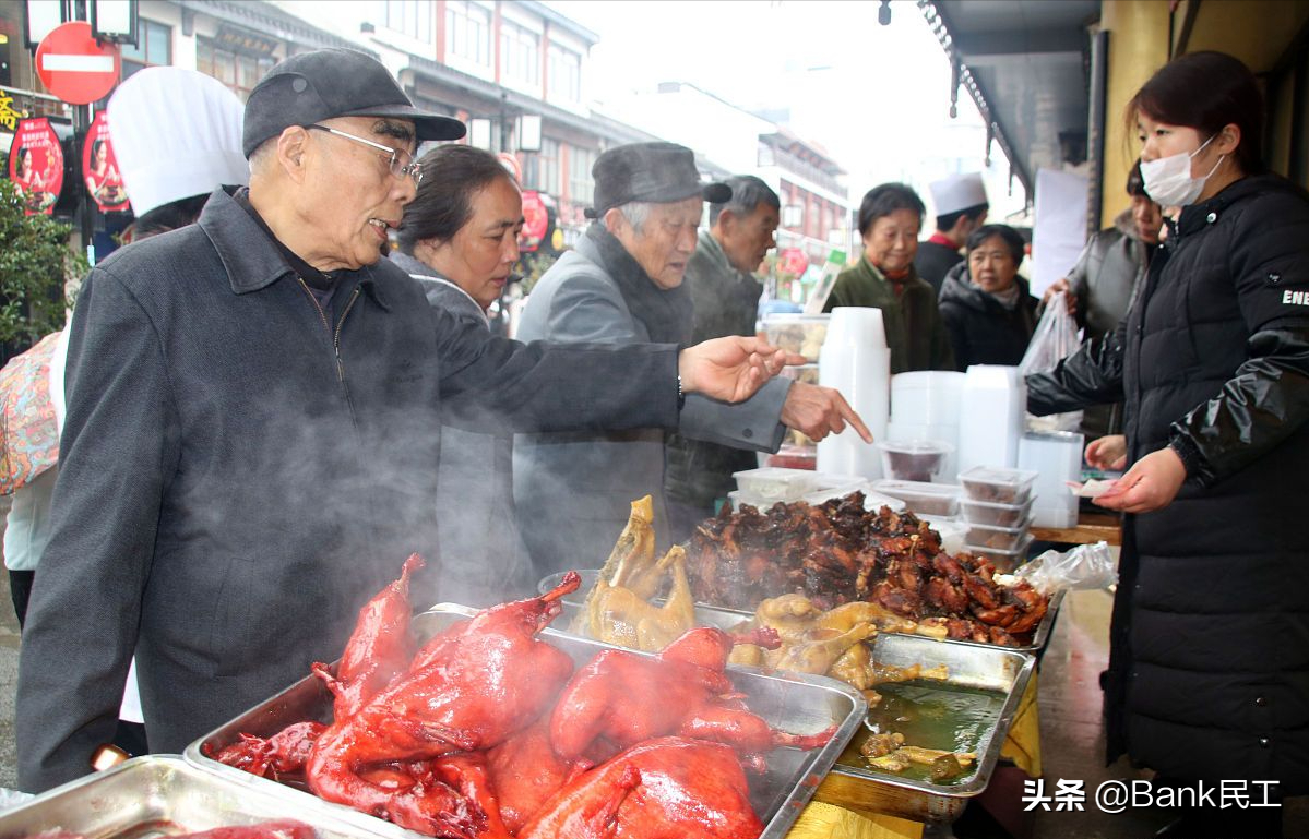 “煌上煌”徐桂芬：下岗女职工缔造百亿酱鸭帝国的逆袭之路
