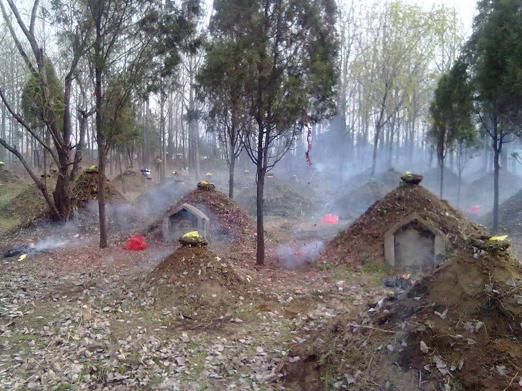 清明将至,回乡祭祖为啥流行烧纸?提个醒,这种烧纸被"三禁"了