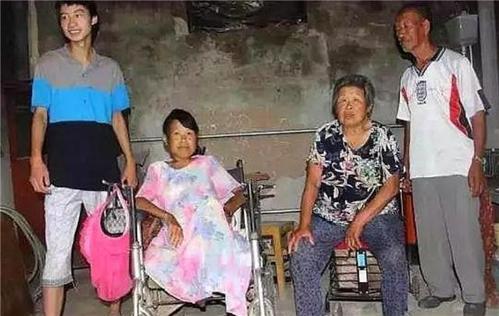 寒门贵子庞众望：父母残疾，靠捡废品维持生活，744分考上清华