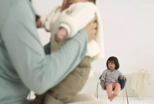 孩子更爱姥姥还是奶奶，逃不开大人的表现，宝宝并非“白眼儿狼”