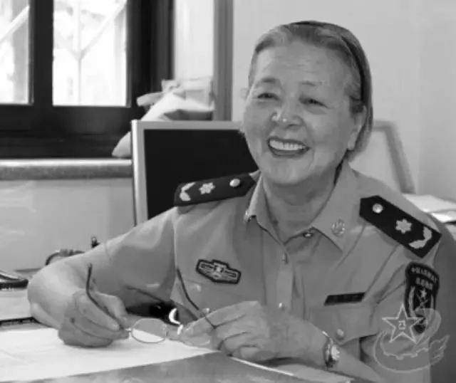 “最美医生”、传染病学专家陈菊梅教授辞世并捐赠遗体,曾创防治非典五个第一