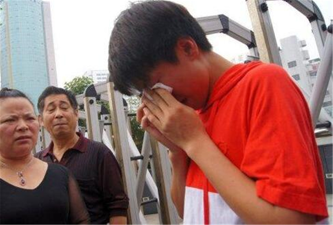 那些高考迟到被拒入场的孩子，后来都怎样了？家长：只能这样了