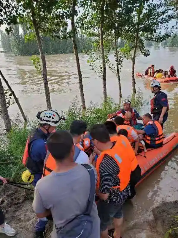 农大人的身影在前，我们“豫”难而上