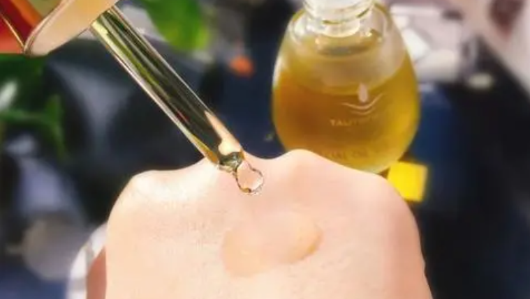 面部精油排行榜前十强：四款秋冬适用精华推荐