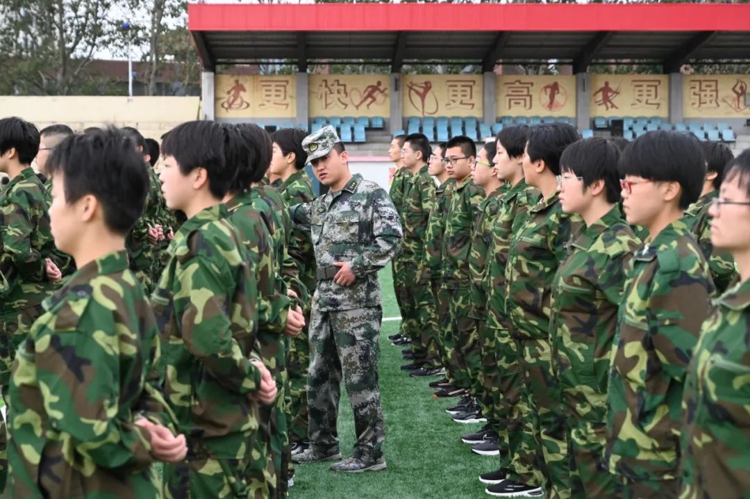 身着迷彩，英姿飒爽！清徐县徐沟中学高一新生军训剪影