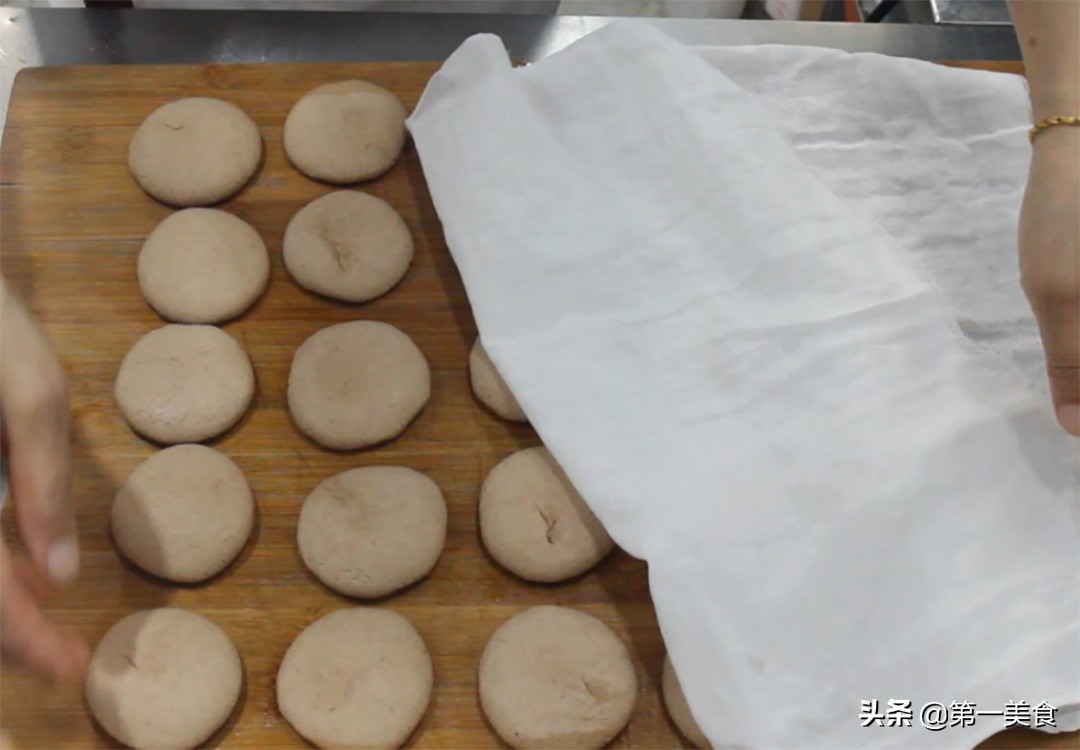 电饼铛花生米,电饼铛花生米炒几分钟