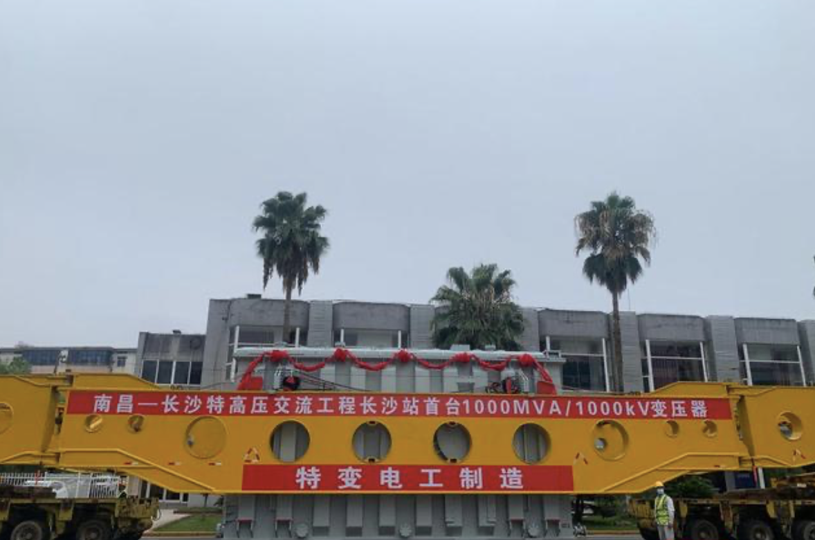 湖南高速惊现400吨巨无霸，40家单位保驾护航，大桥能否挺得住？