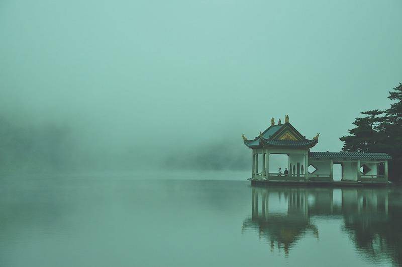 圣贤寂寞，饮者留名，3首诗词写尽微醺美好，周末出去喝两杯？