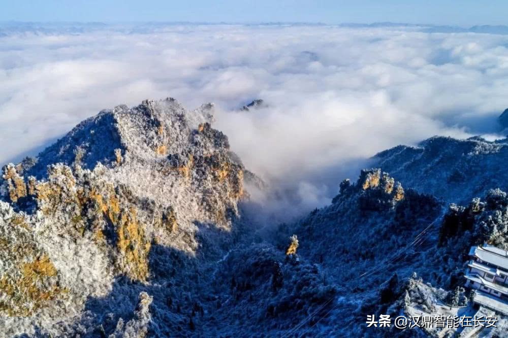 云烟归去，不染凡尘。冬日雪中，武林张家界